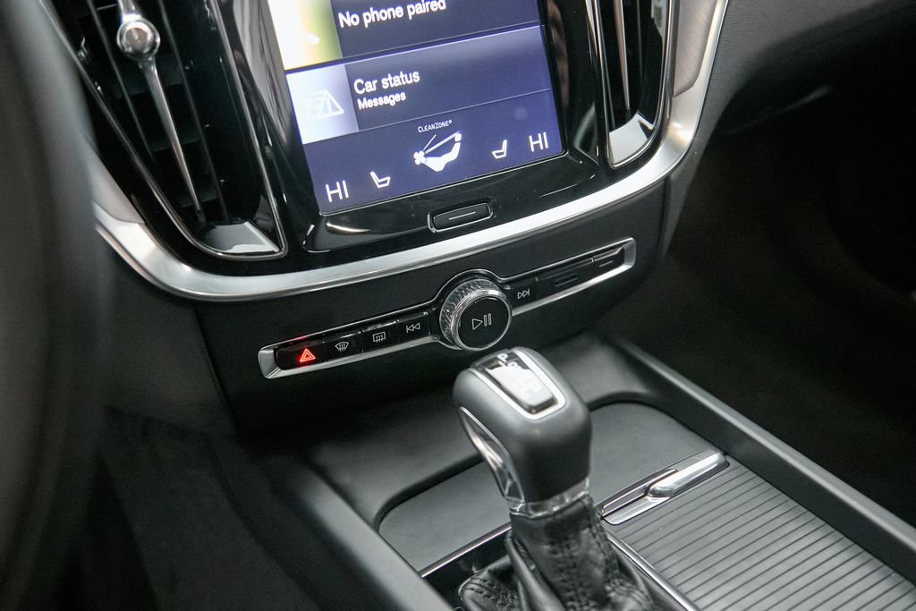 Used 2019 Volvo S60 T6 Momentum w/ Premium Package AWD/4WD image 17