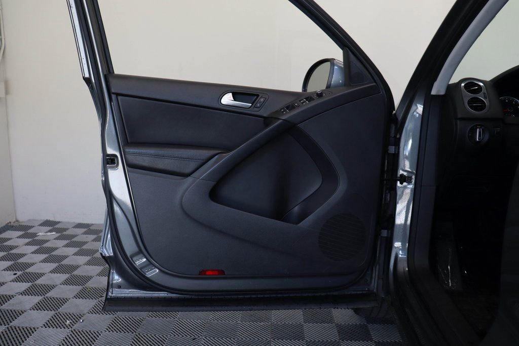 Used 2016 Volkswagen Tiguan SE image 13