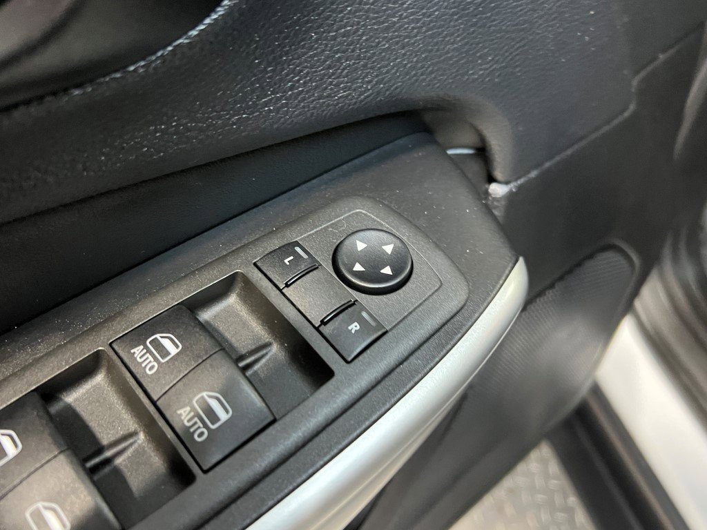 Used 2022 Jeep Cherokee Latitude w/ Sun & Sound Group image 28