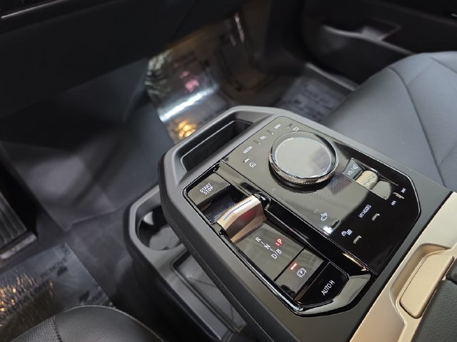Certified 2026 BMW iX xDrive45 AWD/4WD image 22