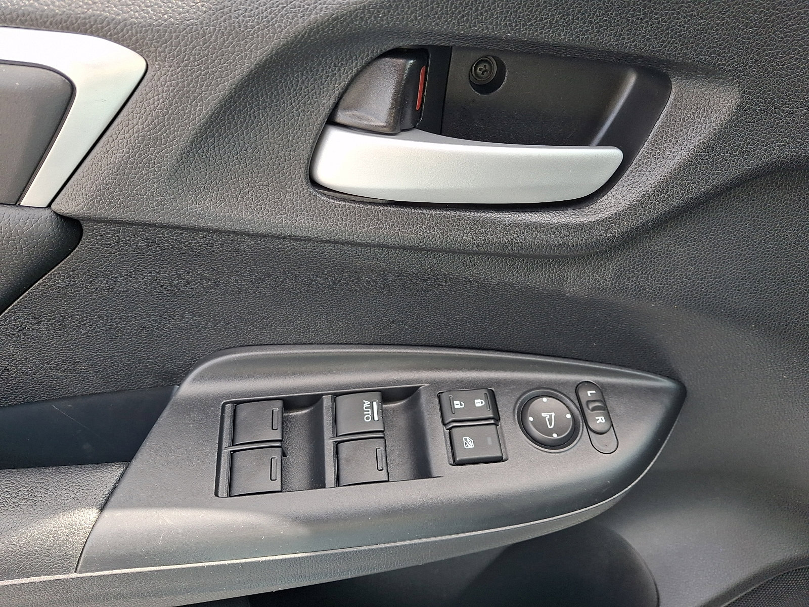 Used 2018 Honda Fit EX-L image 12