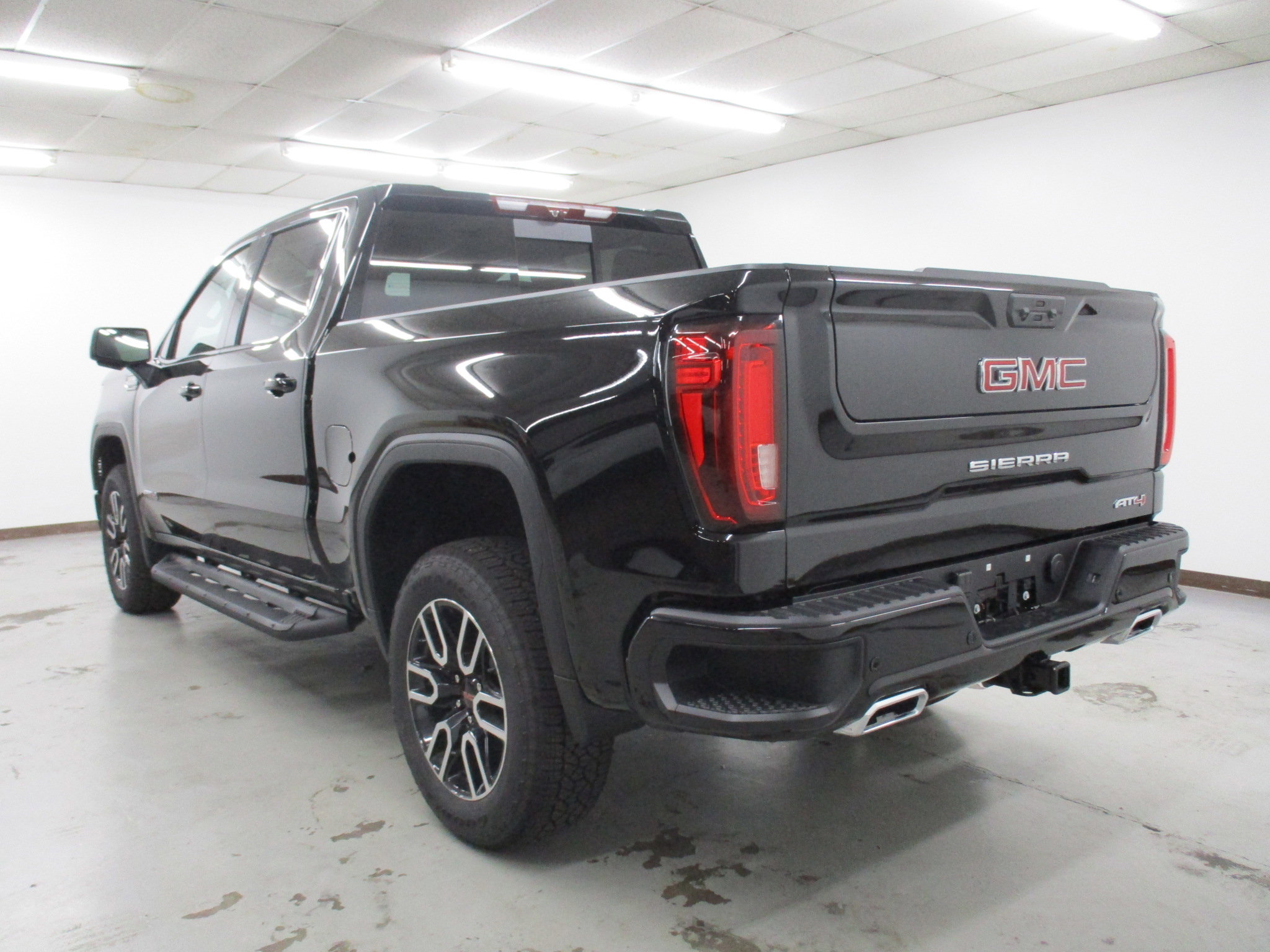 New 2026 GMC Sierra 1500 AT4 w/ AT4 Premium Package image 3