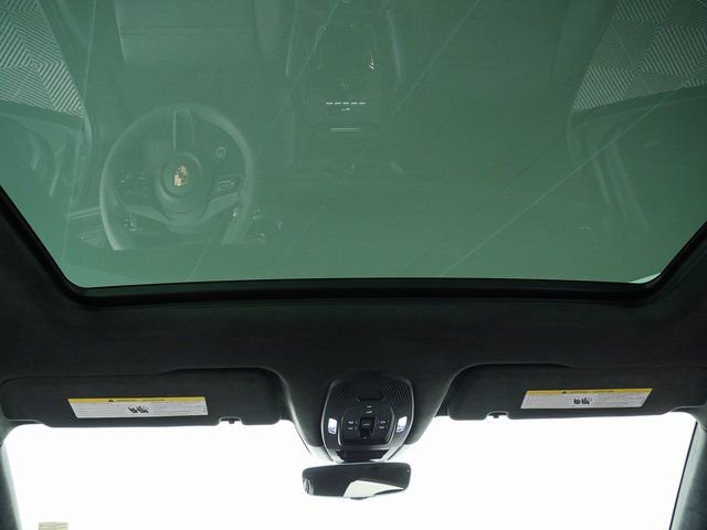 Certified 2025 Porsche Cayenne GTS image 21