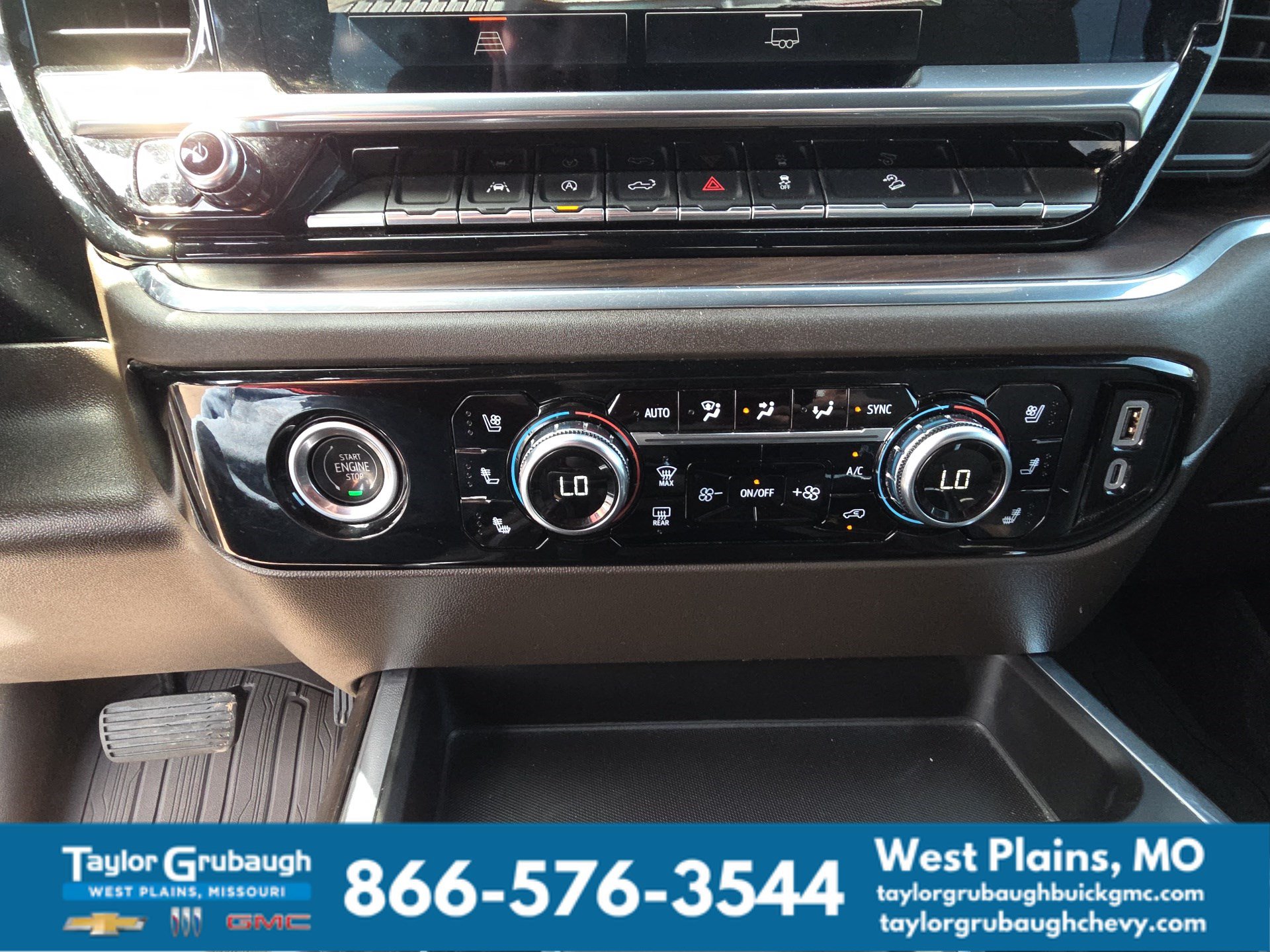 Used 2023 GMC Sierra 1500 SLT w/ SLT Premium Package AWD/4WD image 25