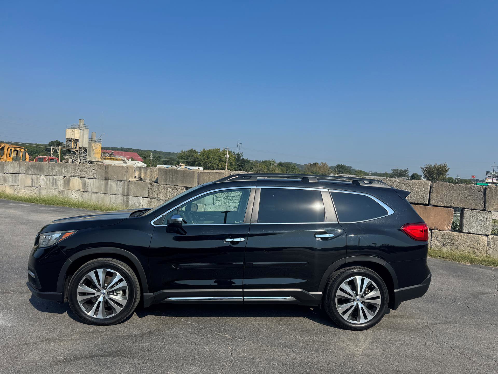Used 2019 Subaru Ascent Touring w/ Popular Package #2A image 3