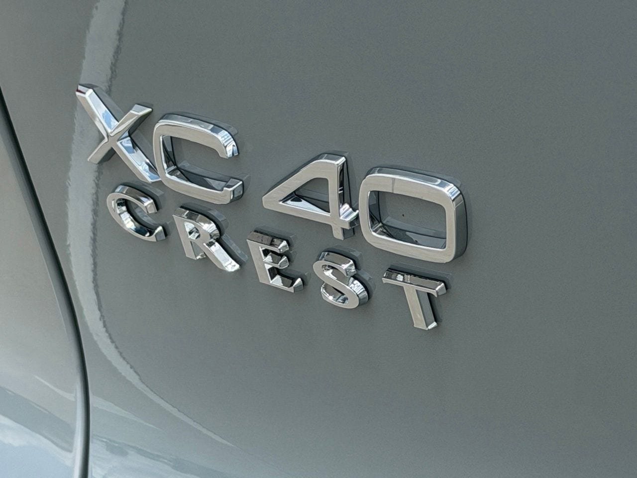 New 2026 Volvo XC40 B4 Core w/ Climate Package FWD image 9