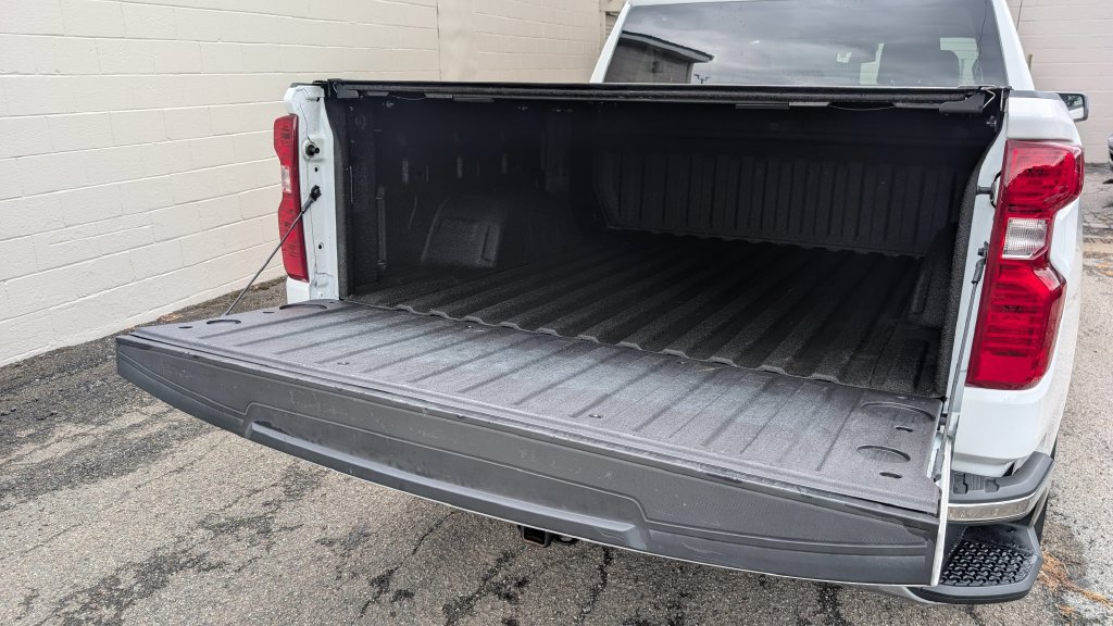 Used 2024 Chevrolet Silverado 1500 LT AWD/4WD image 24