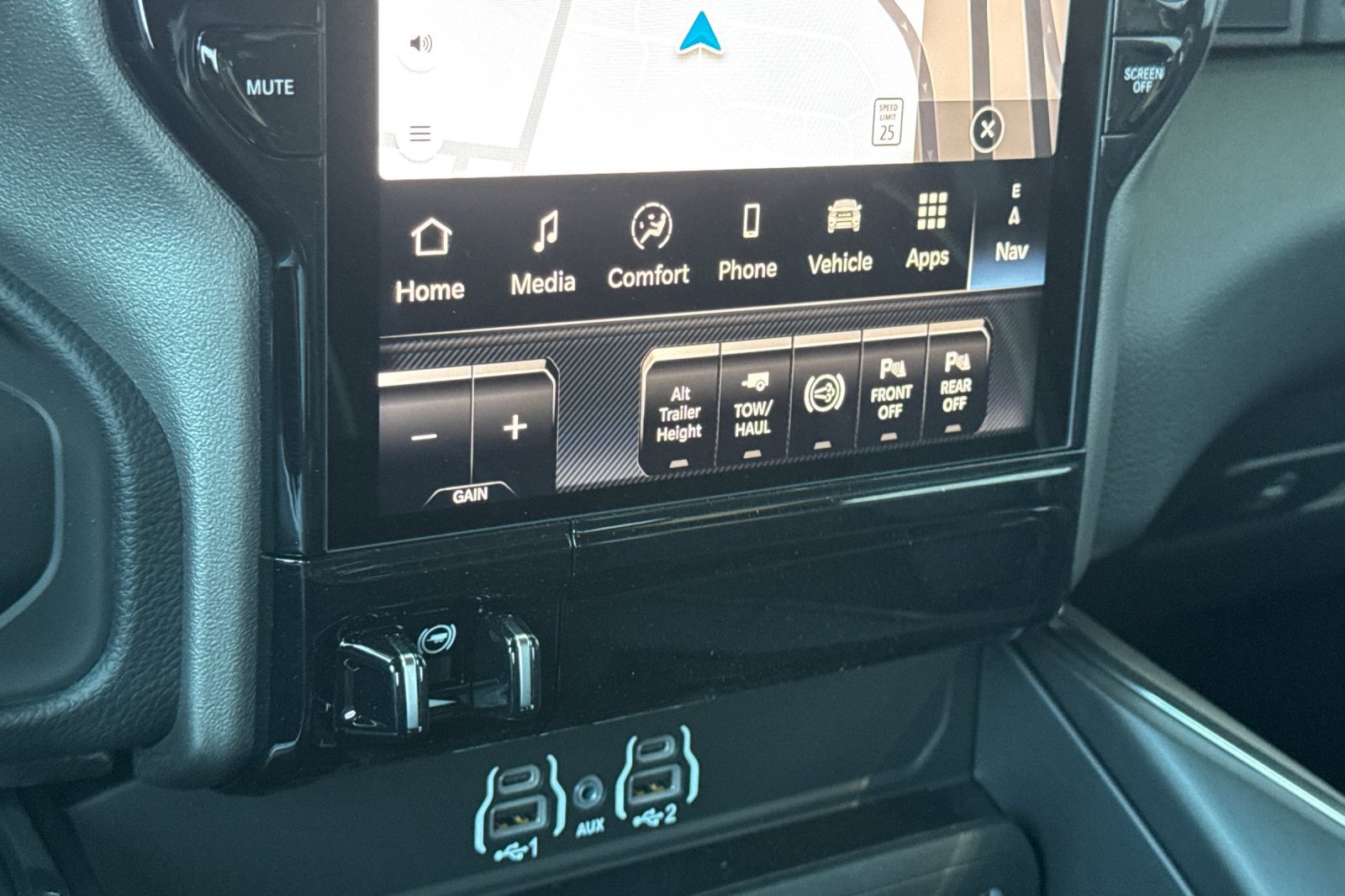New 2026 RAM 3500 Laramie AWD/4WD image 19