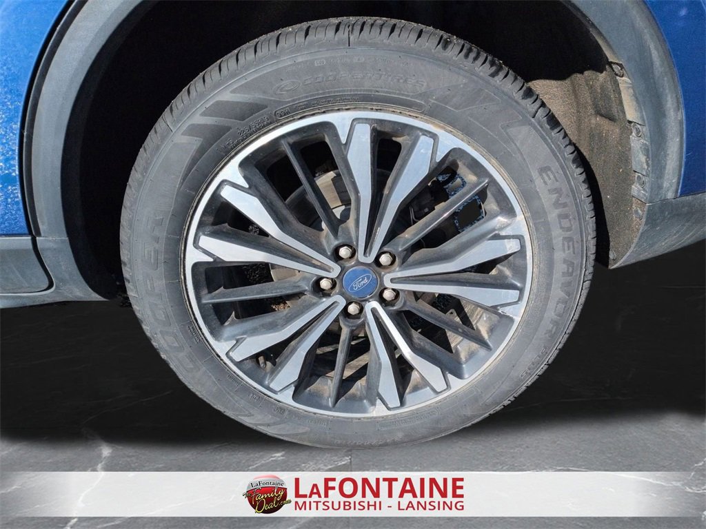 Used 2022 Ford Escape SE w/ SE Sport Appearance Package image 45