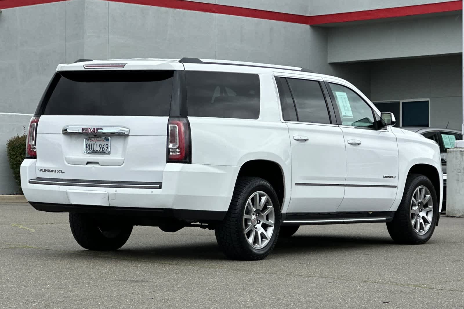 Used 2020 GMC Yukon XL Denali RWD image 2