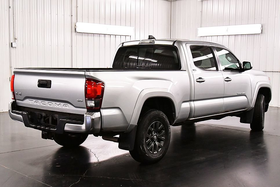 Used 2022 Toyota Tacoma SR5 AWD/4WD image 7