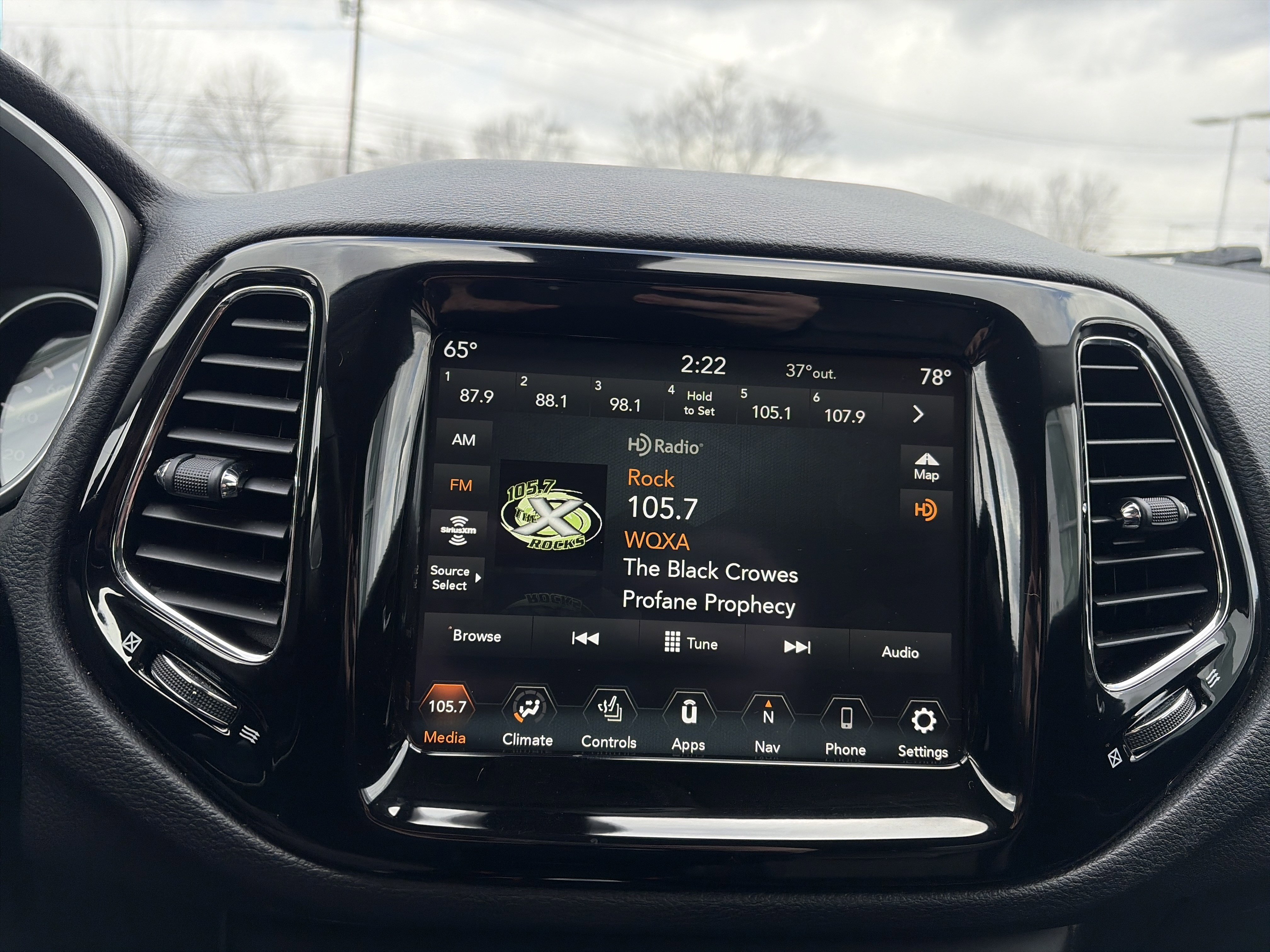 Used 2018 Jeep Compass Limited w/ Navigation Group image 37