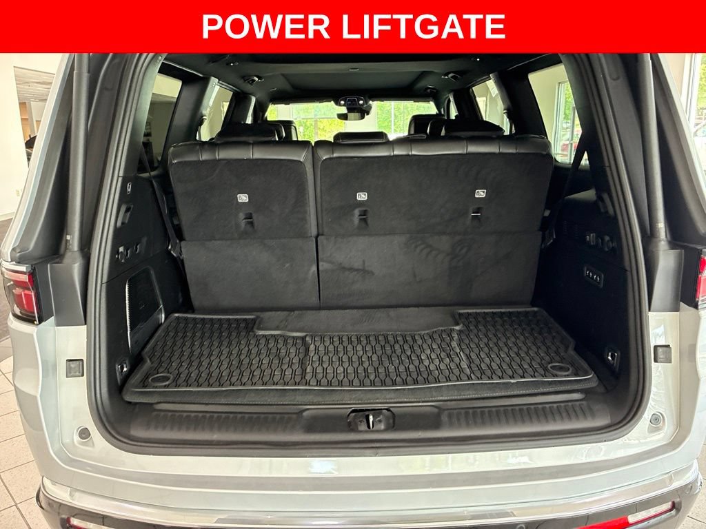Used 2022 Jeep Wagoneer Series III w/ Premium Group I AWD/4WD image 8
