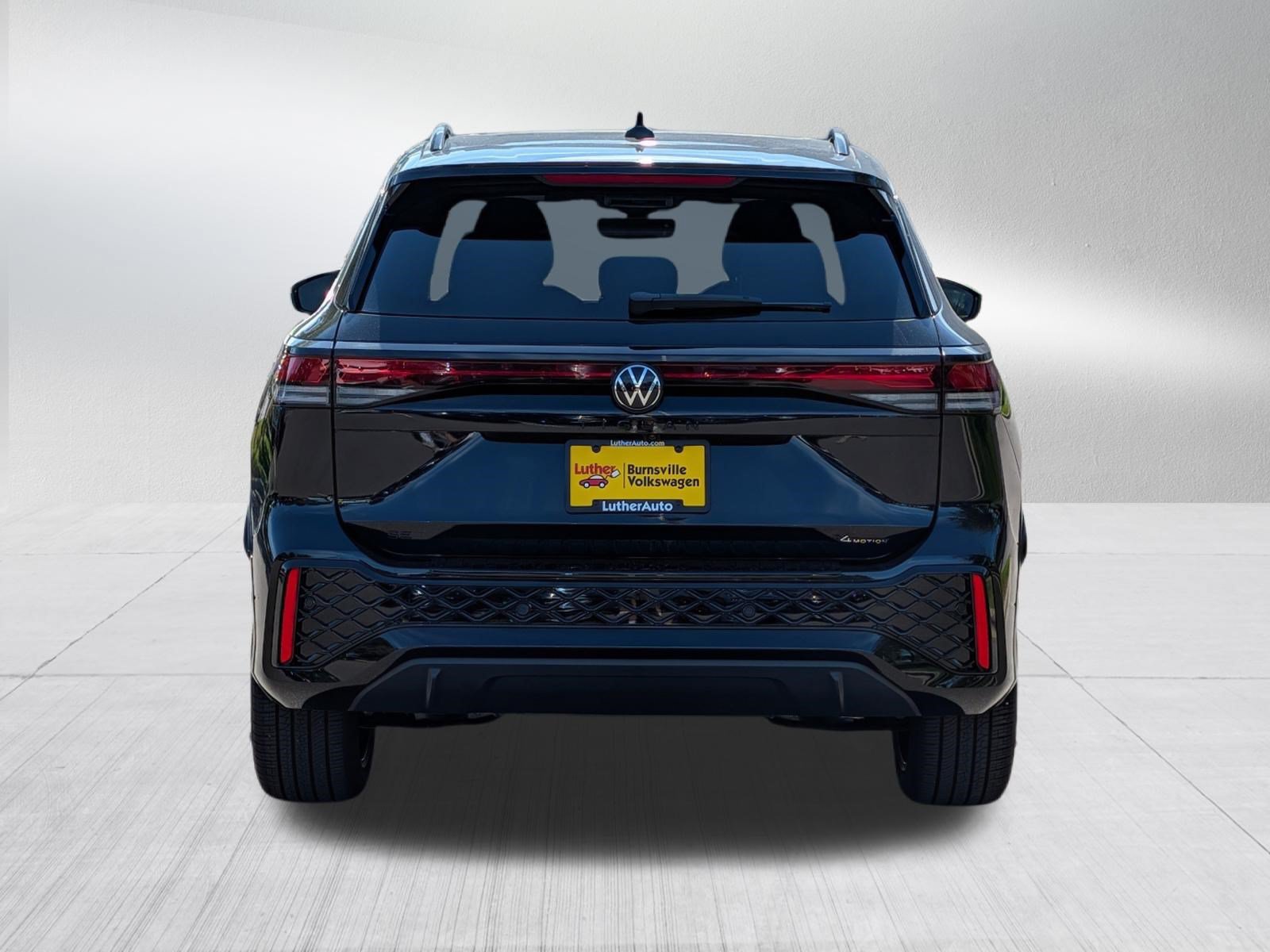 Certified 2026 Volkswagen Tiguan SE R-Line AWD/4WD image 6