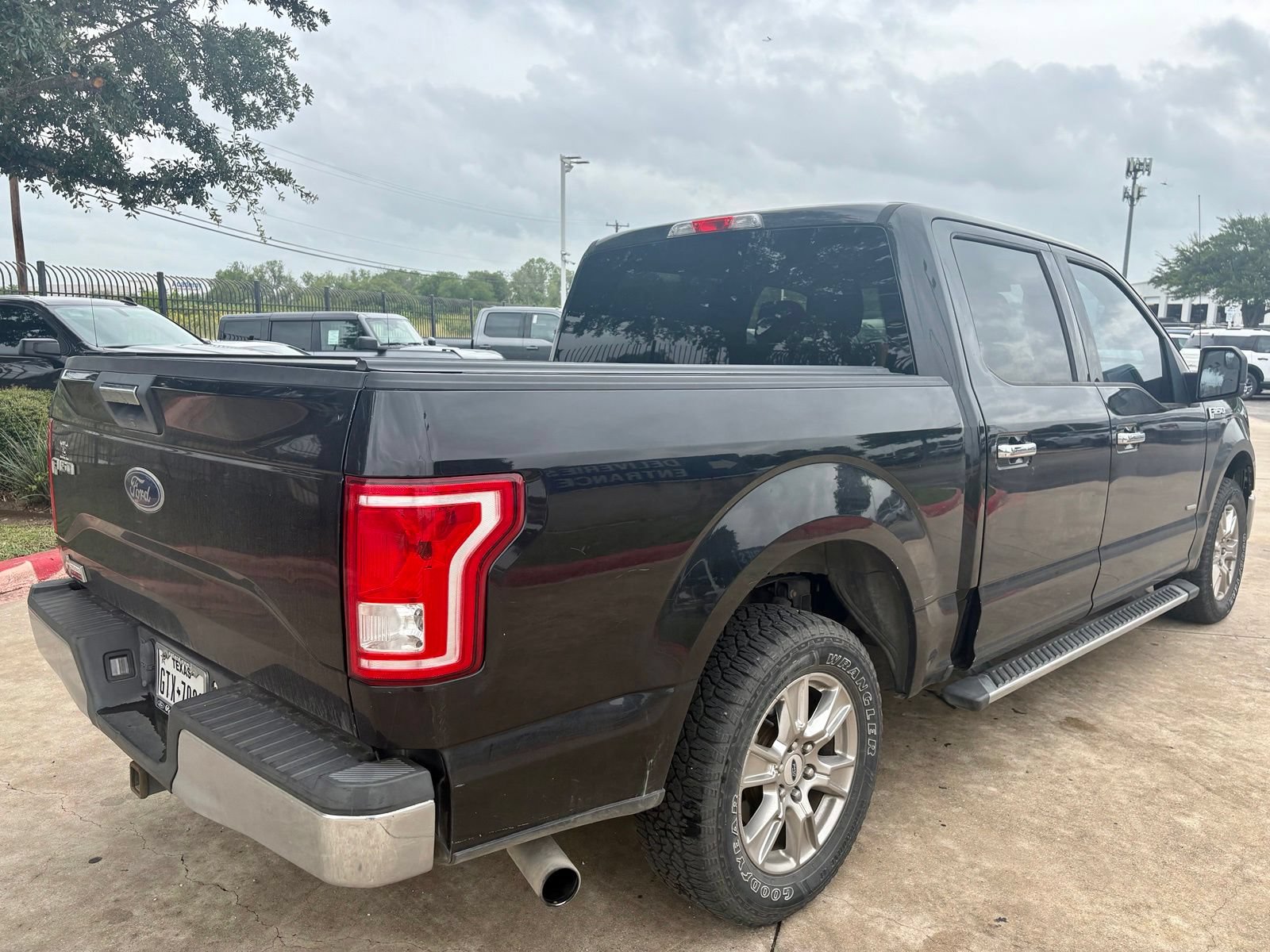 Used 2015 Ford F150 XLT w/ Equipment Group 301A Mid RWD image 5