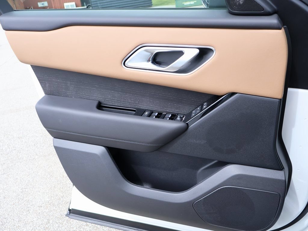 Certified 2026 Land Rover Range Rover Velar Autobiography AWD/4WD image 37