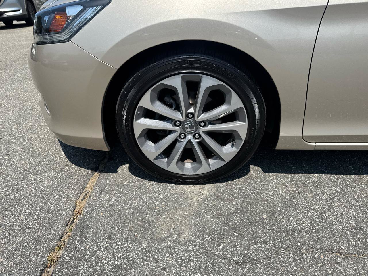 Used 2014 Honda Accord Sport image 16
