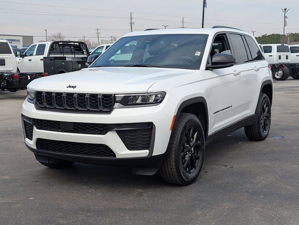 New 2026 Jeep Grand Cherokee Altitude AWD/4WD image 4
