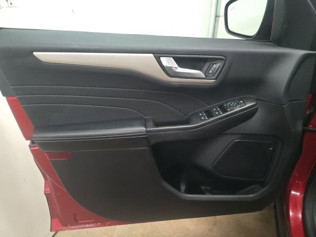 Used 2022 Ford Escape SEL image 18