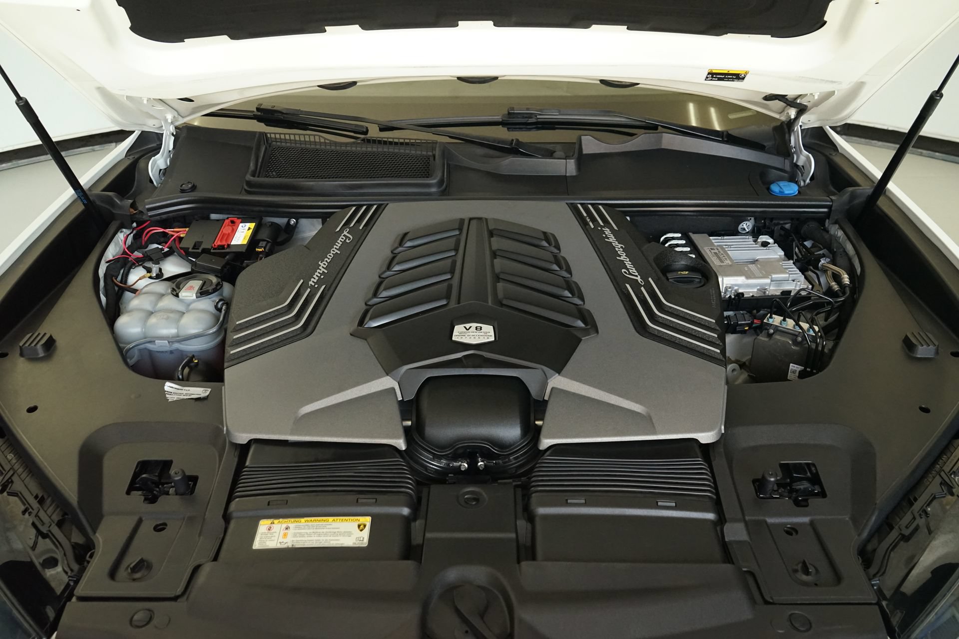 Used 2019 Lamborghini Urus AWD/4WD image 32