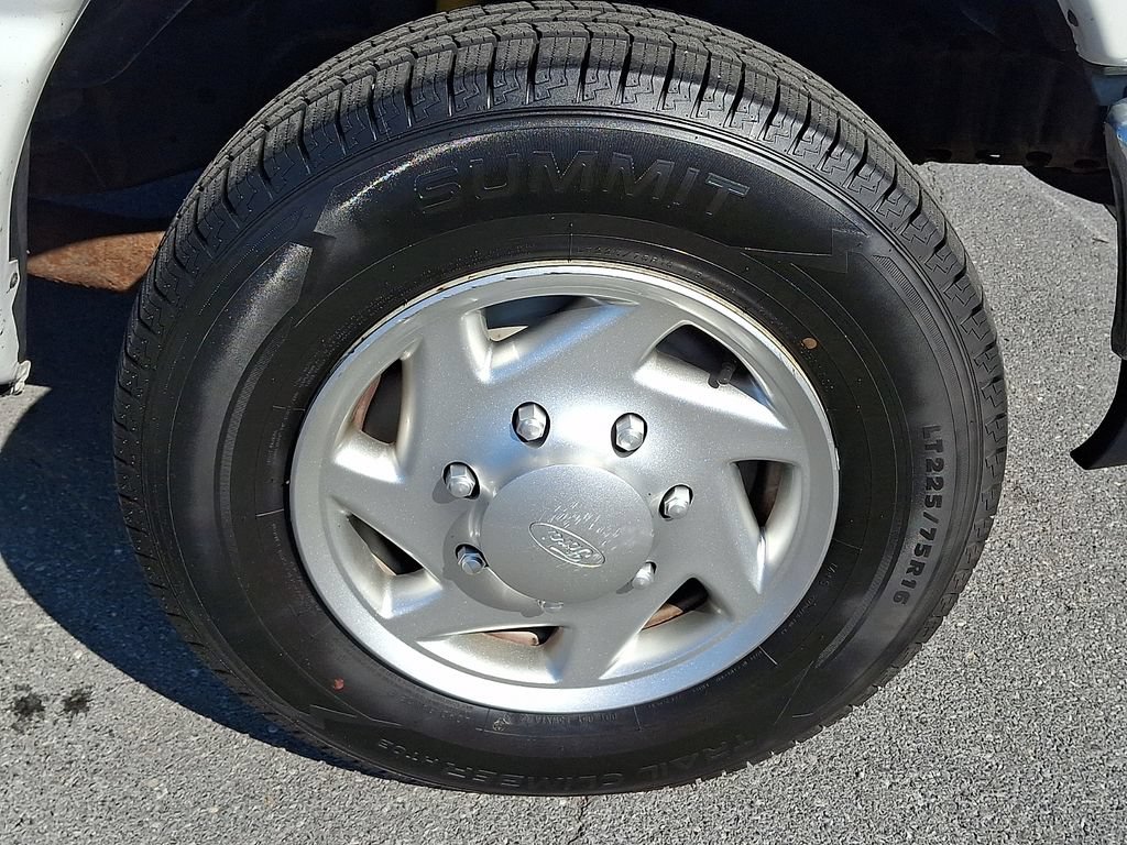Used 2012 Ford E-350 and Econoline 350 XLT RWD image 9