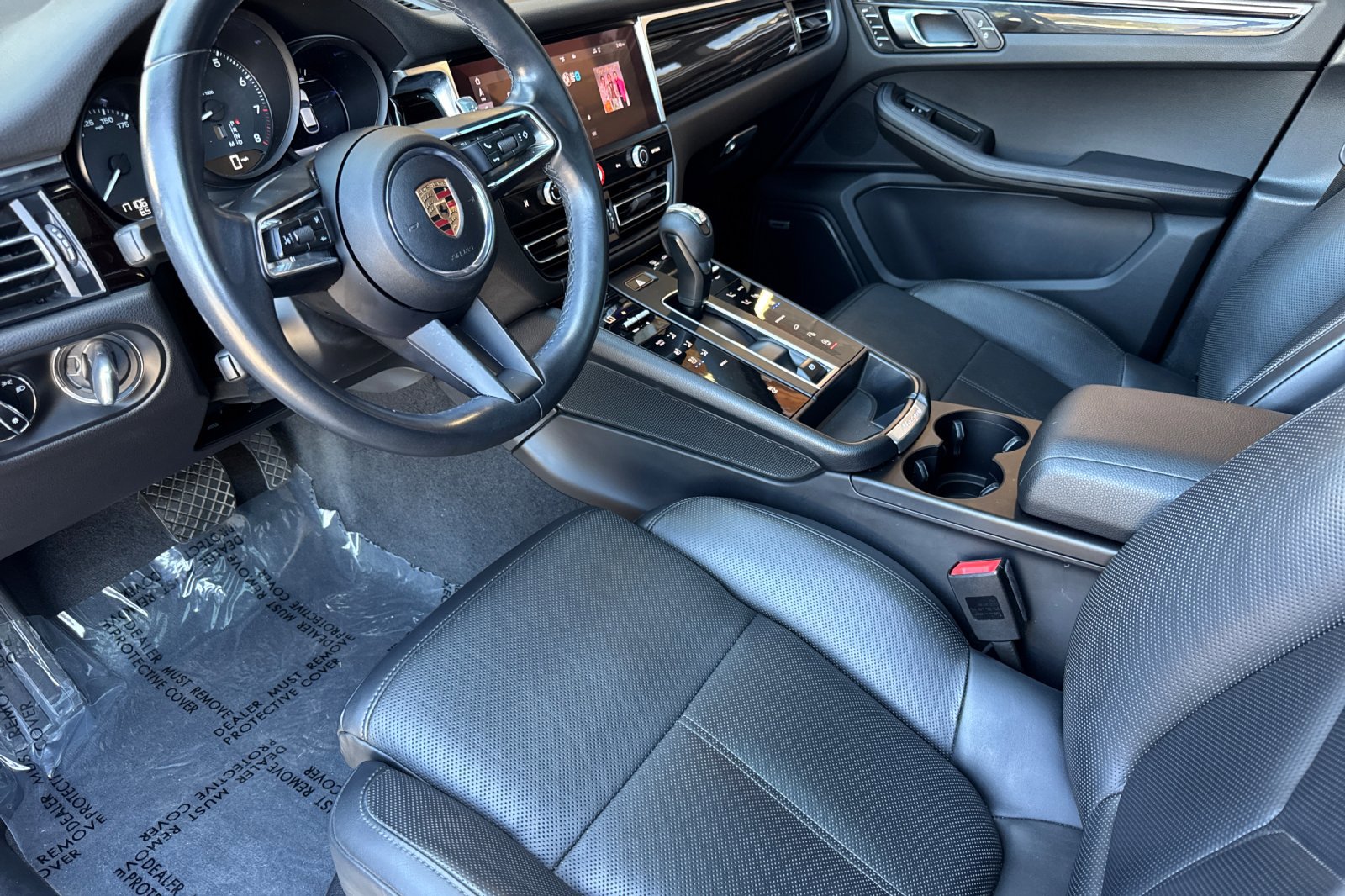 Used 2022 Porsche Macan AWD/4WD image 4