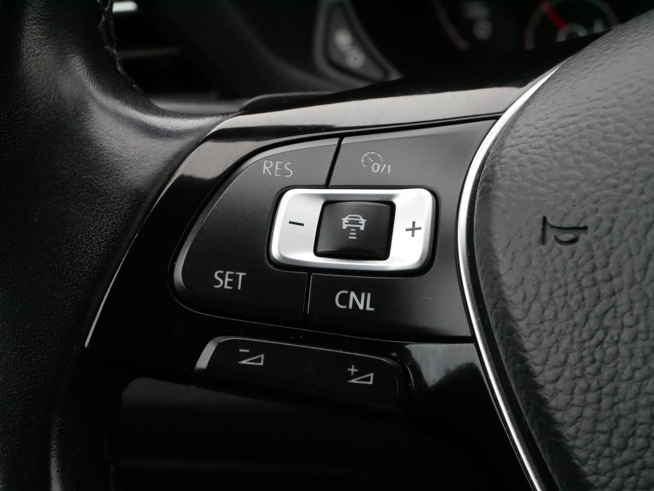 Used 2021 Volkswagen Passat 2.0T R-Line image 25