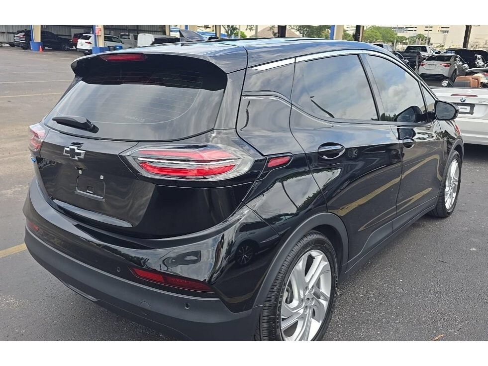 Used 2022 Chevrolet Bolt LT FWD image 3