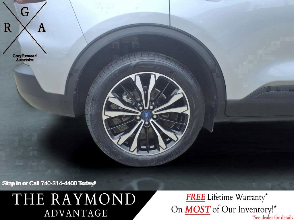 Used 2022 Ford Escape SEL w/ SEL Stealth AWD Package image 9