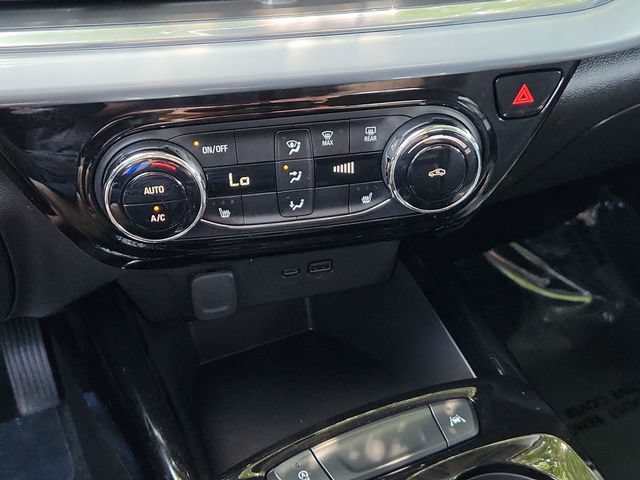 Used 2024 Chevrolet Trax LT w/ Driver Confidence Package FWD image 42