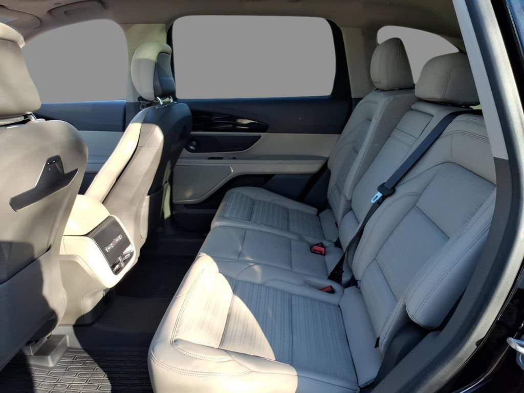 New 2025 Lincoln Nautilus Reserve w/ Jet Appearance Package AWD/4WD image 5