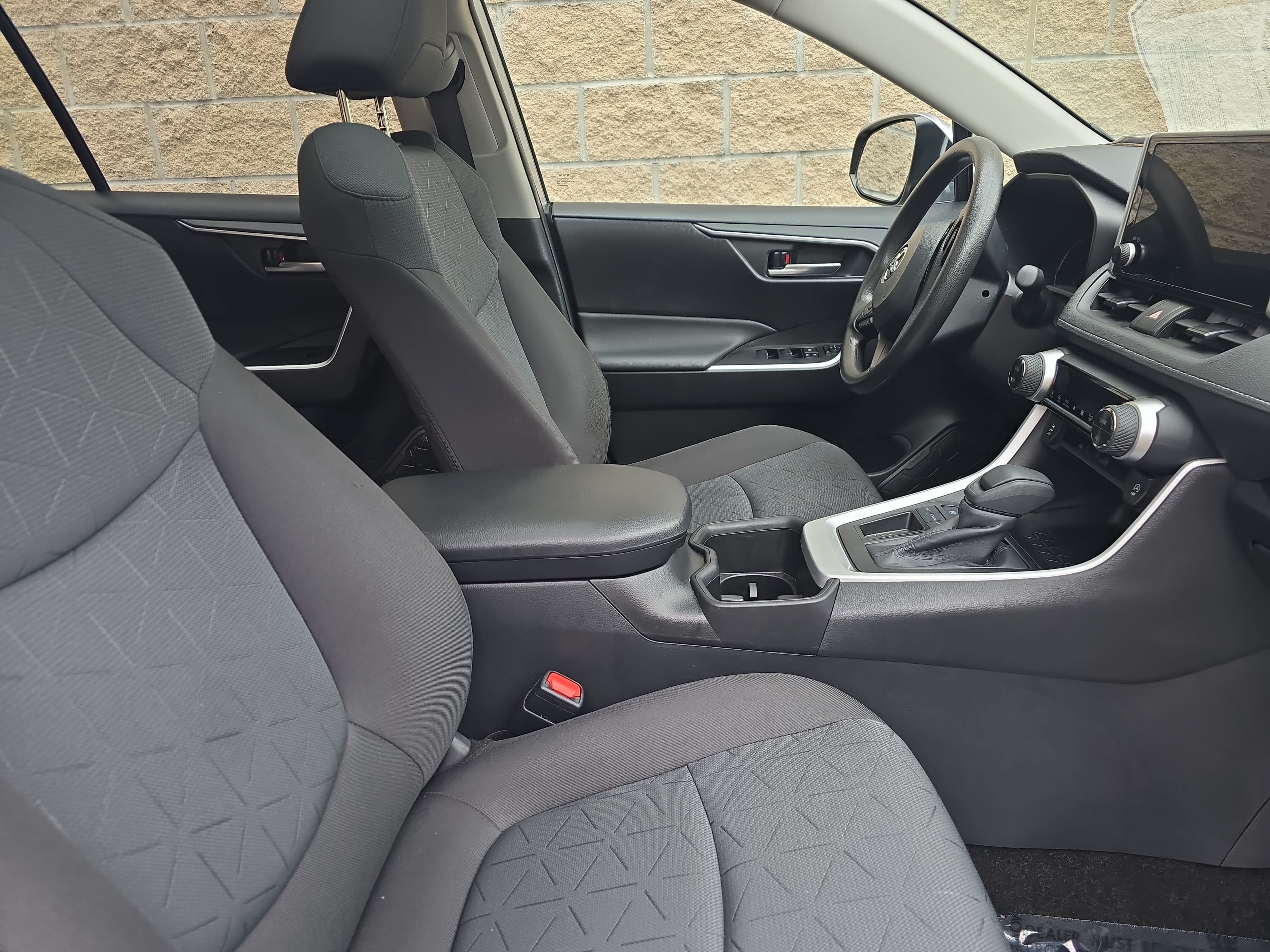 Used 2025 Toyota RAV4 XLE w/ Convenience Package FWD image 10