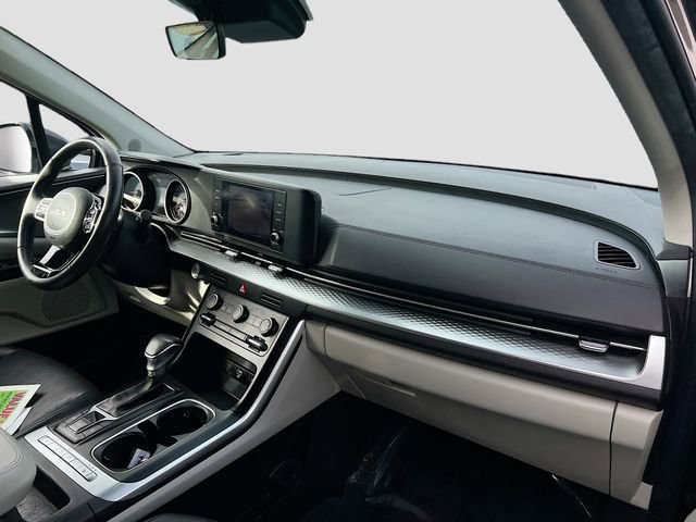 Used 2024 Kia Carnival LX image 29