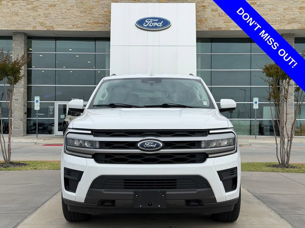 Used 2022 Ford Expedition XLT AWD/4WD image 2