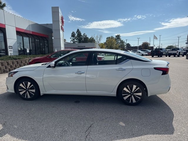 Used 2022 Nissan Altima 2.5 SV w/ SV Premium Package