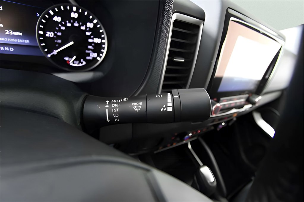 Used 2024 Nissan Frontier SV w/ SV Convenience Package image 3