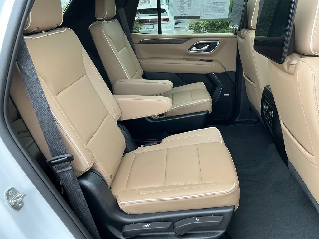 Used 2023 Chevrolet Tahoe Premier w/ Premium Package 2 AWD/4WD image 21