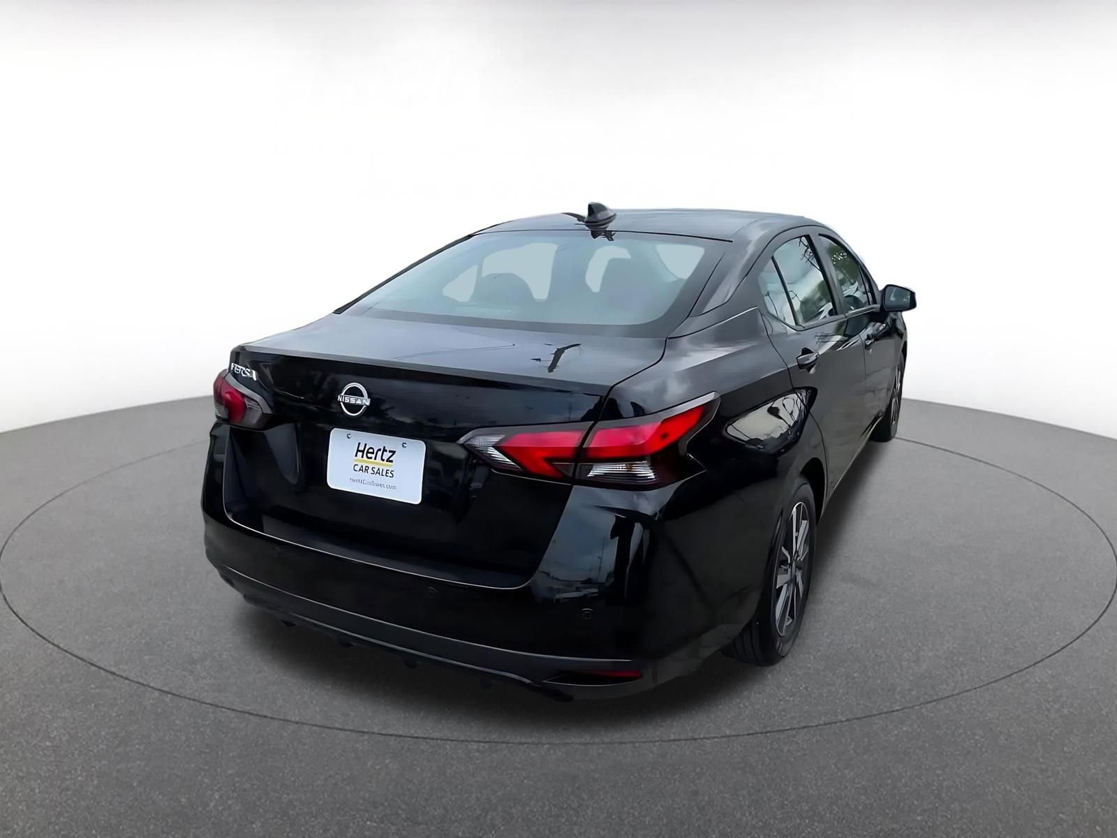 Used 2025 Nissan Versa SV image 15