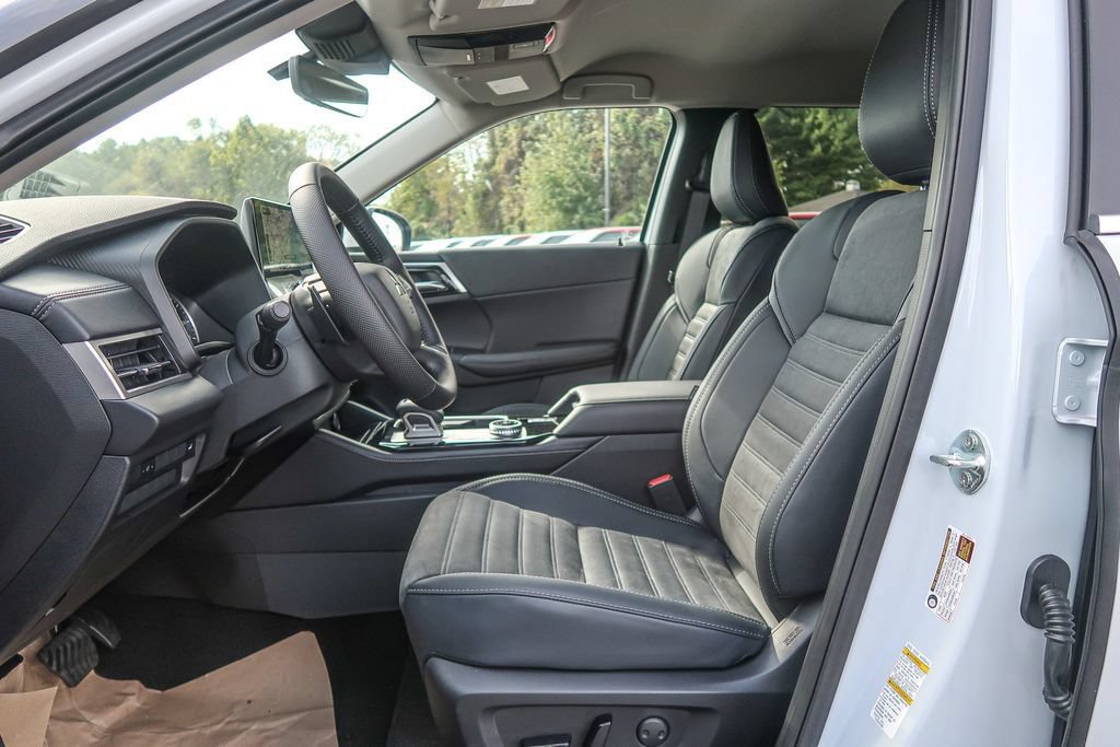 New 2025 Mitsubishi Outlander SE AWD/4WD image 24