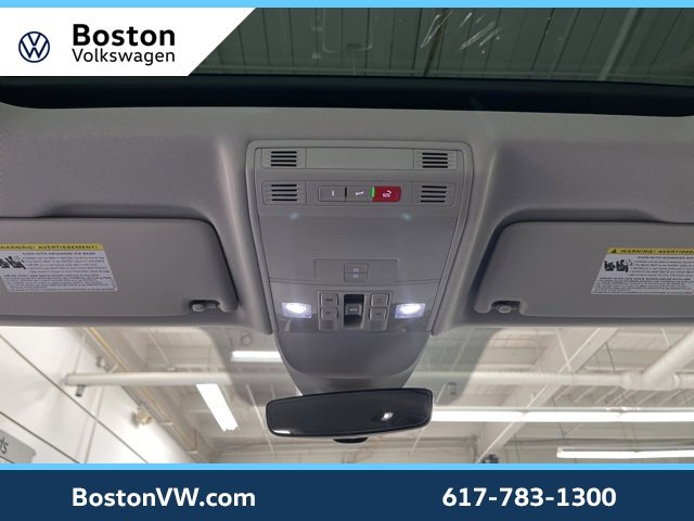 Used 2025 Volkswagen Taos SE image 18