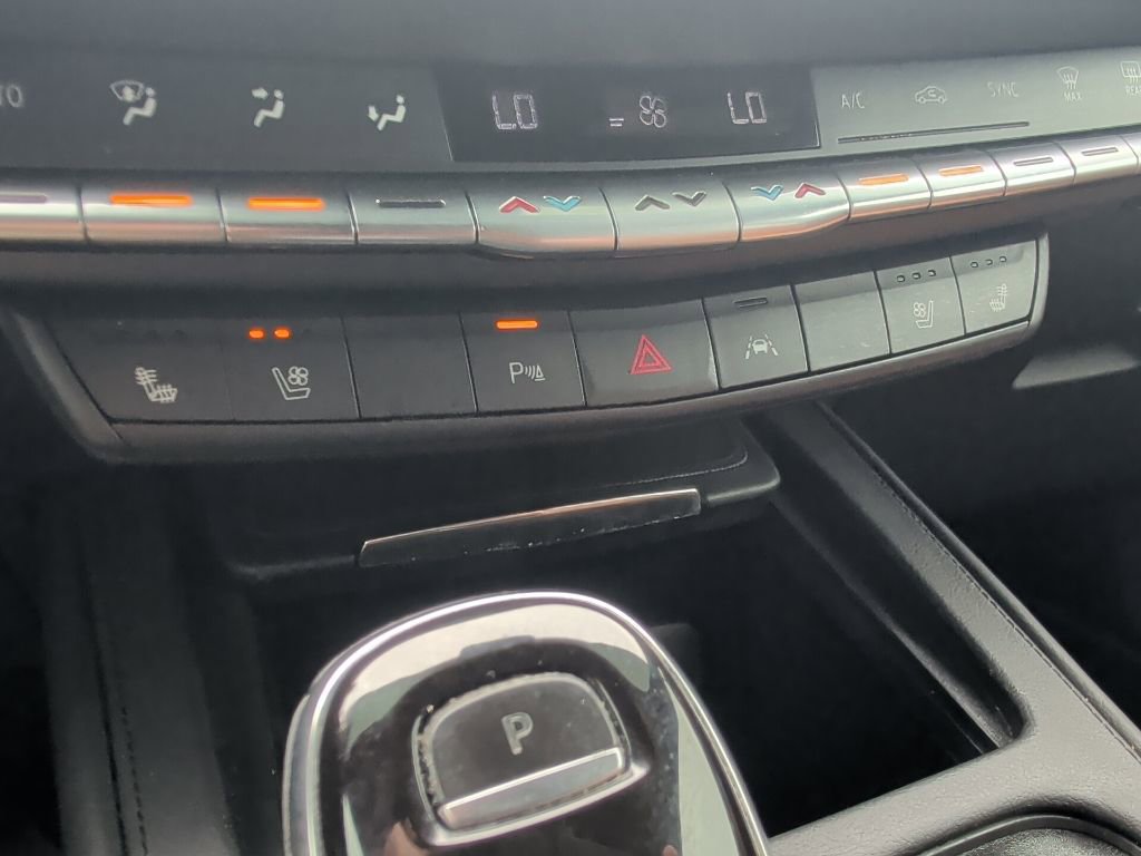 Used 2020 Cadillac XT4 Premium Luxury image 32