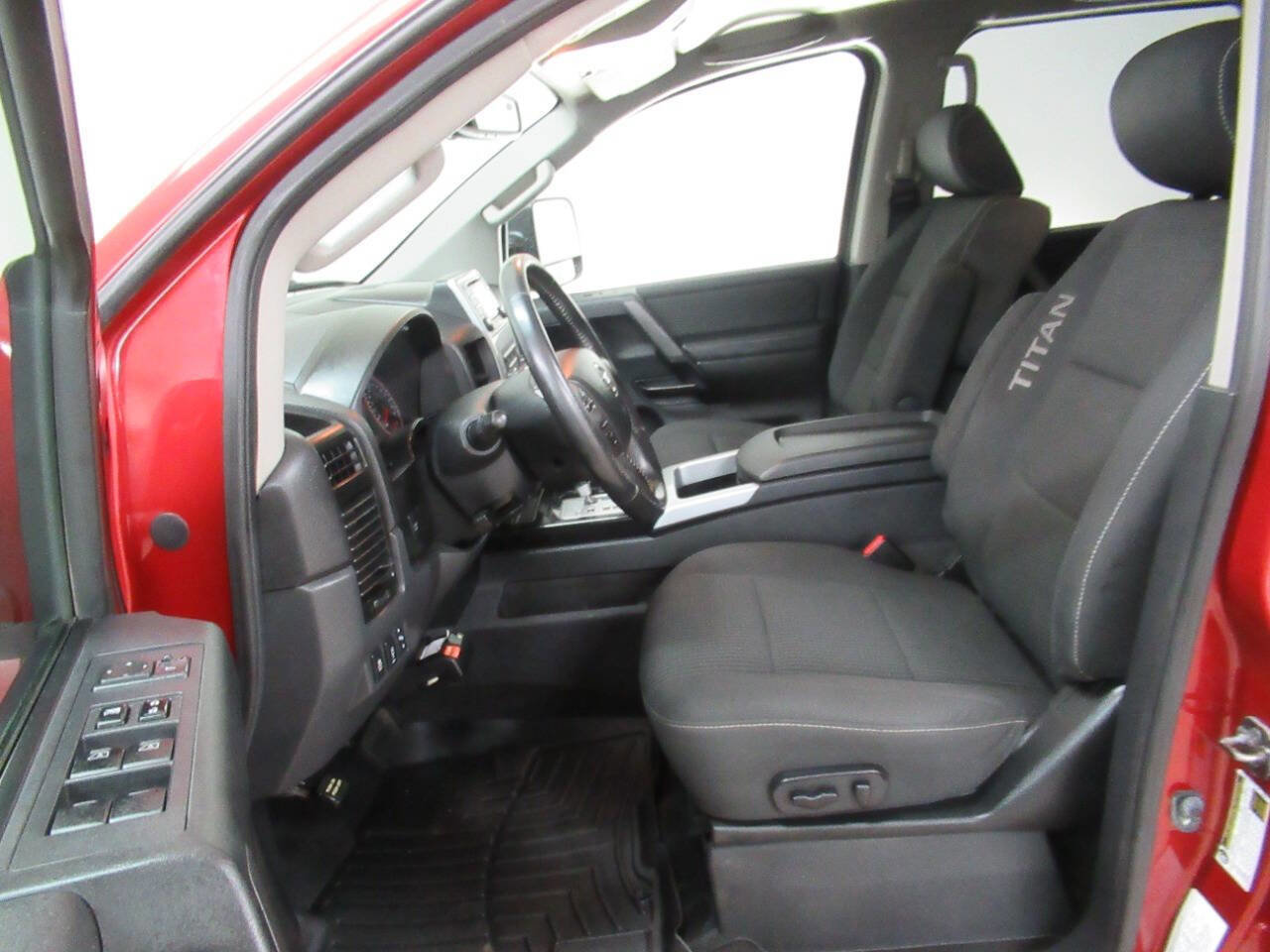 Used 2014 Nissan Titan PRO-4X image 7