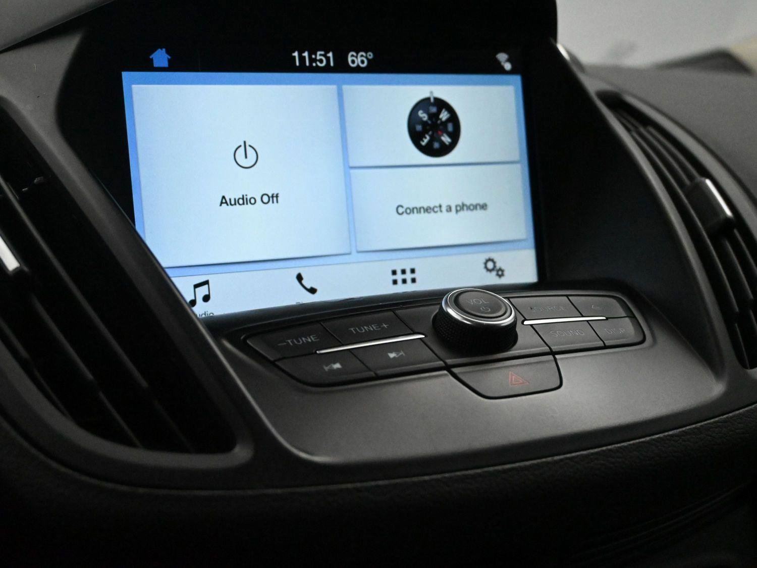 Used 2018 Ford Escape SE w/ Ford Safe & Smart Package image 4