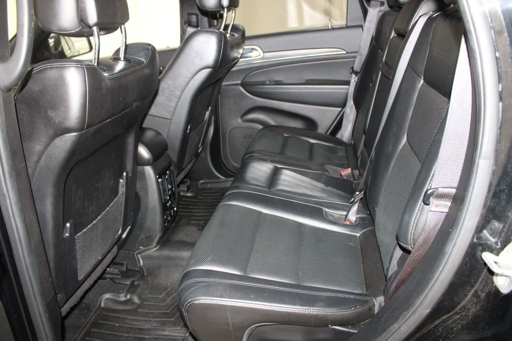 Used 2021 Jeep Grand Cherokee Limited w/ Luxury Group II image 25