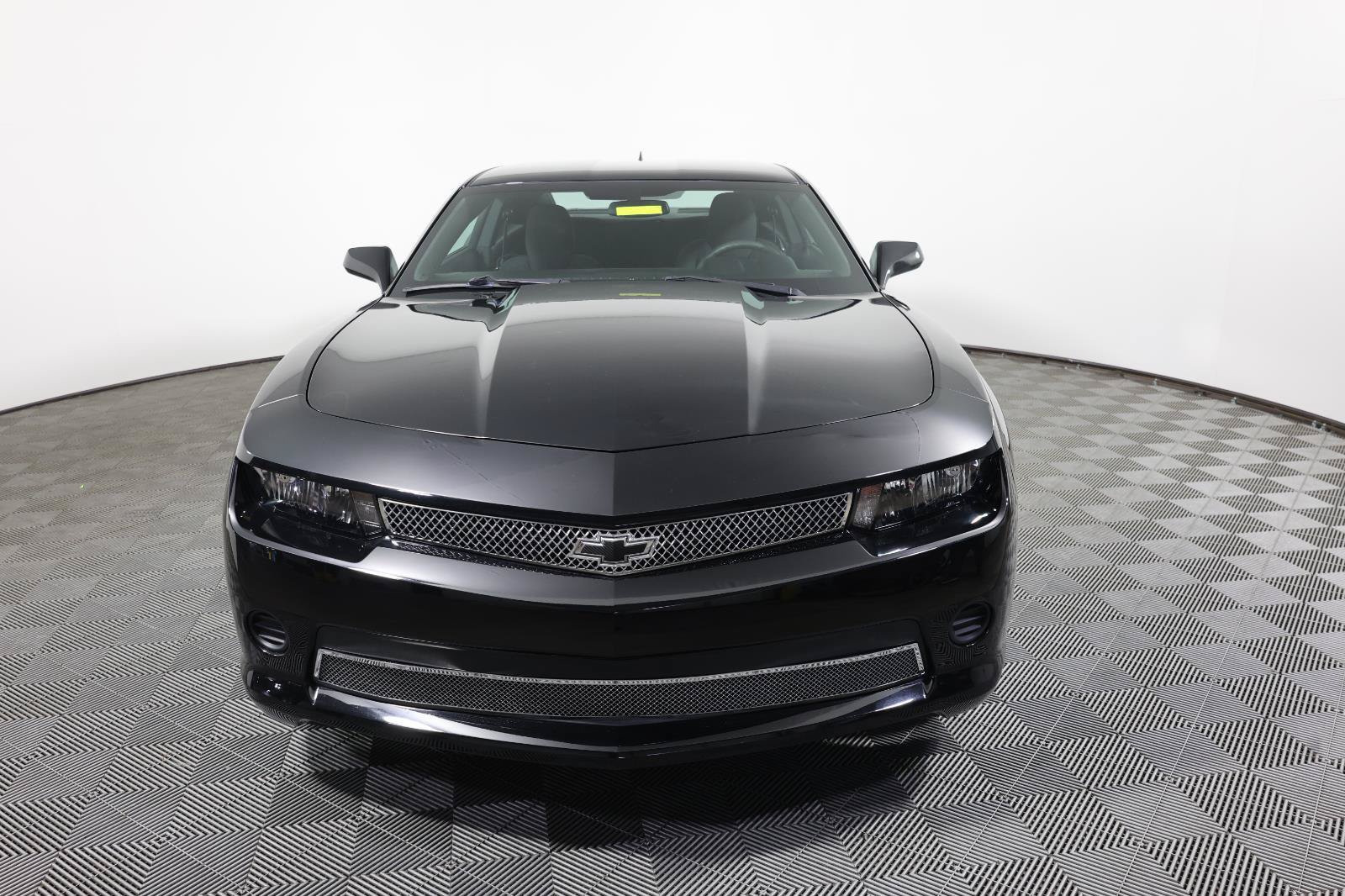 Used 2015 Chevrolet Camaro LS RWD image 2
