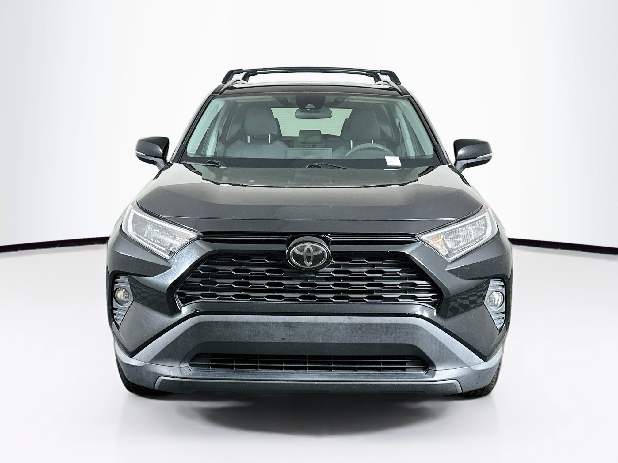 Used 2020 Toyota RAV4 XLE w/ Convenience Package FWD image 2