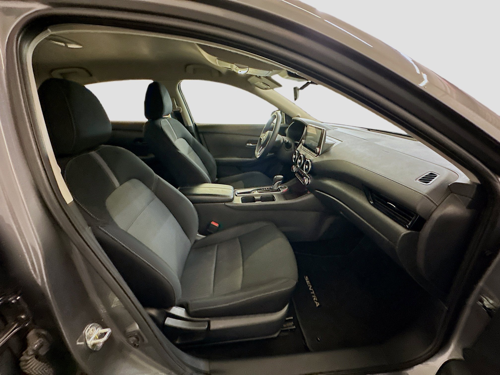 Used 2024 Nissan Sentra SV image 31