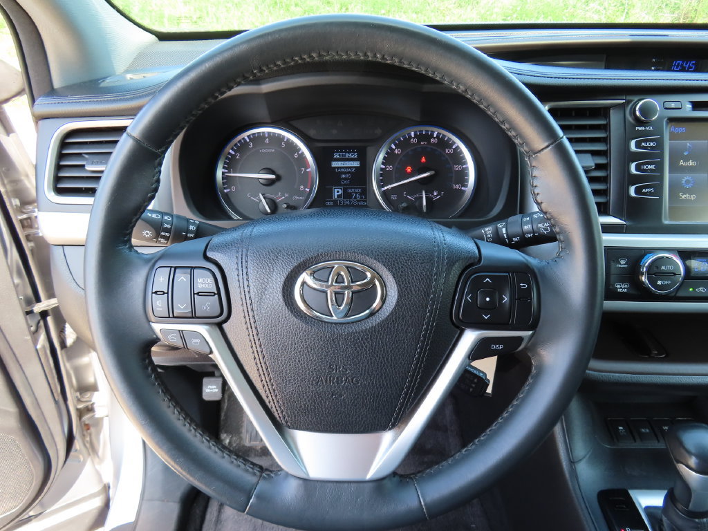 Used 2016 Toyota Highlander Plus AWD/4WD image 19
