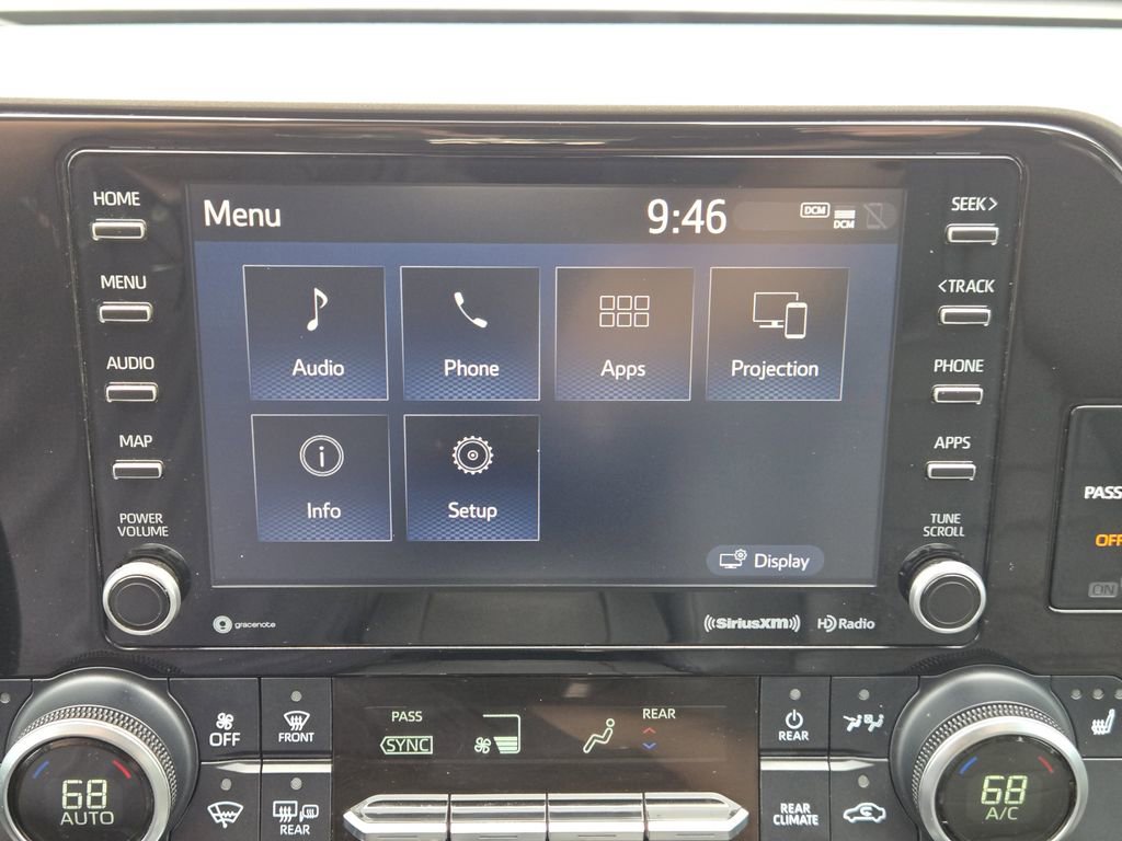 Used 2021 Toyota Highlander XLE FWD image 19