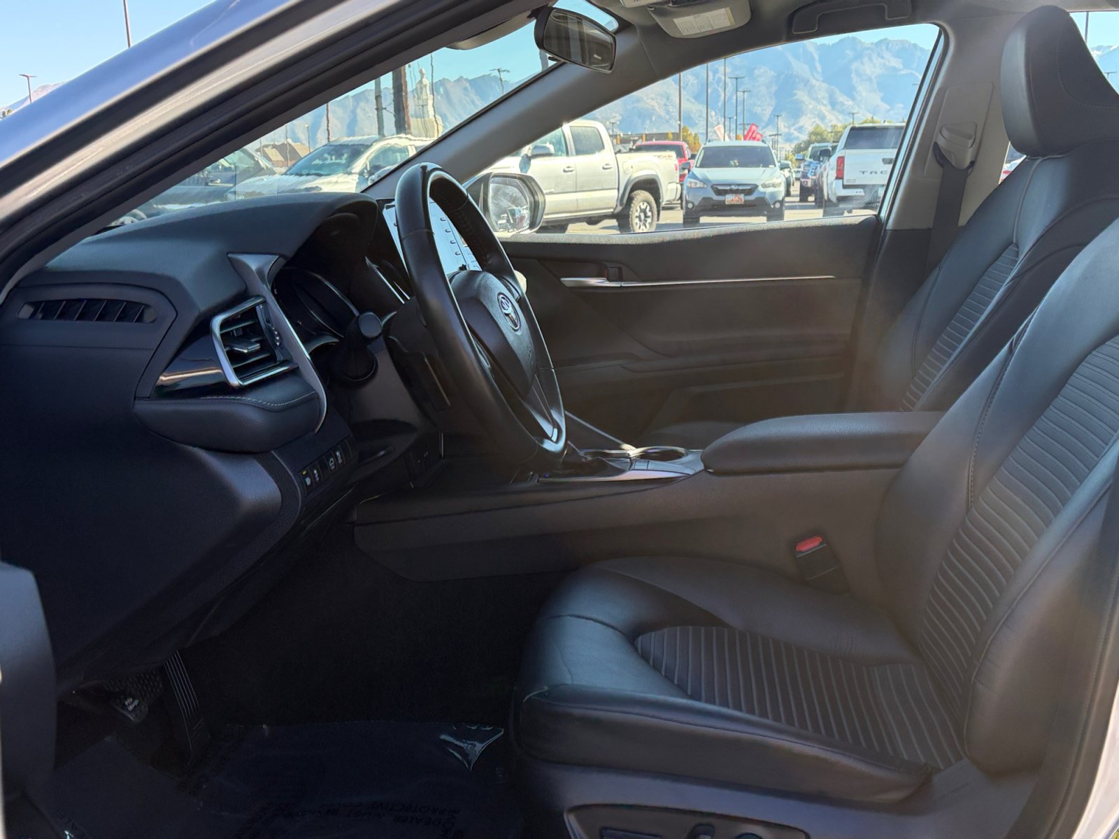 Used 2024 Toyota Camry SE FWD image 11